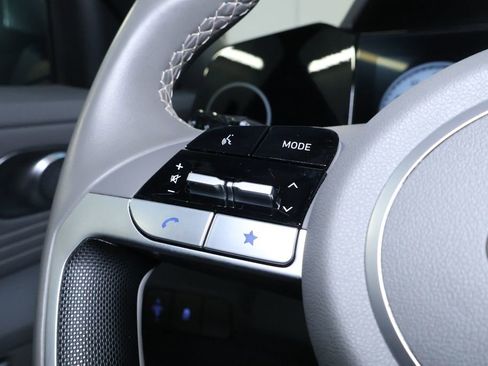 Used 2025 Hyundai Elantra SEL image 19