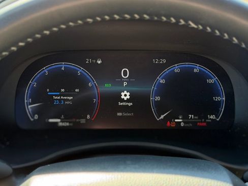 Used 2023 Toyota Highlander Limited image 12