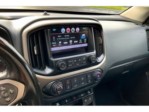 Used 2017 Chevrolet Colorado Z71 image 7