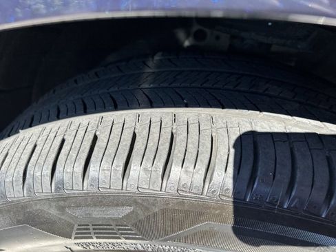 Used 2020 Chevrolet Equinox Premier image 36