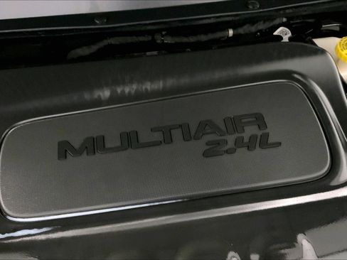 Used 2023 Jeep Cherokee Altitude Lux image 30