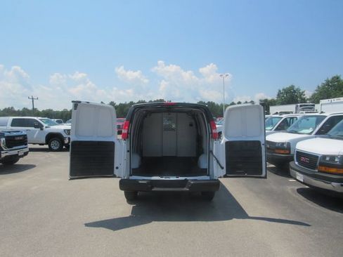 Used 2025 Chevrolet Express 2500 w/ Driver Convenience Package RWD image 16