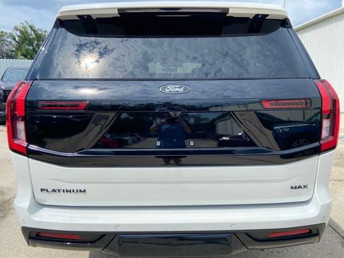 Used 2025 Ford Expedition Max Platinum w/ Stealth Performance Package AWD/4WD image 4