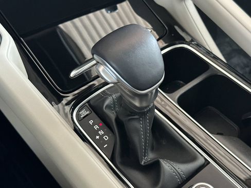 Certified 2025 Kia Telluride S FWD image 30
