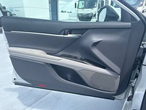 Used 2024 Toyota Camry SE FWD image 12