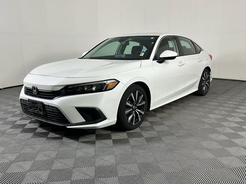 Used 2023 Honda Civic EX image 2