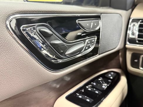 Used 2024 Lincoln Navigator L Reserve AWD/4WD image 33