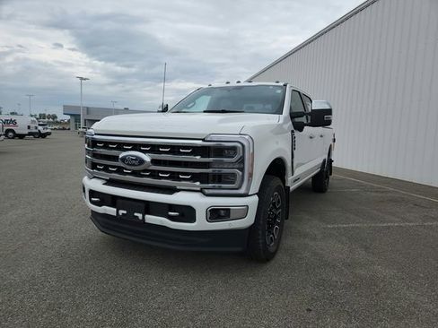 Used 2024 Ford F250 Platinum w/ FX4 Off-Road Package AWD/4WD image 22