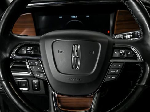 Used 2021 Lincoln Navigator Reserve image 25