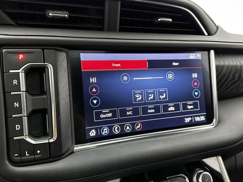 Used 2021 GMC Yukon Denali w/ Denali Premium Package image 17