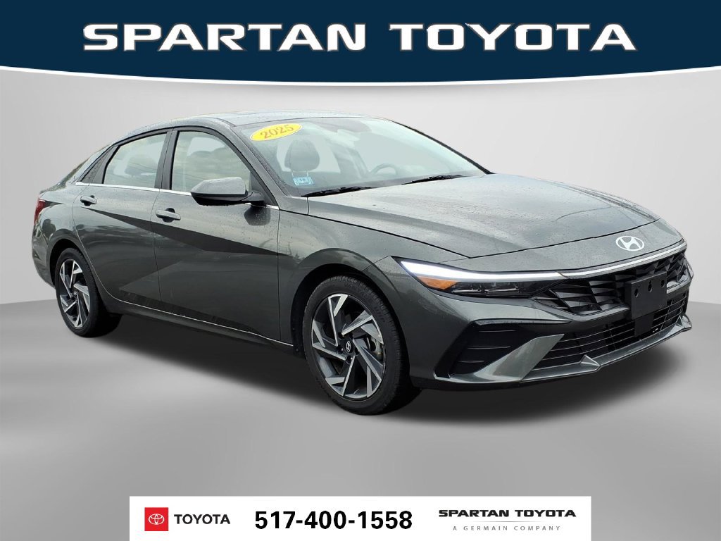 Used 2025 Hyundai Elantra SEL FWD image 5