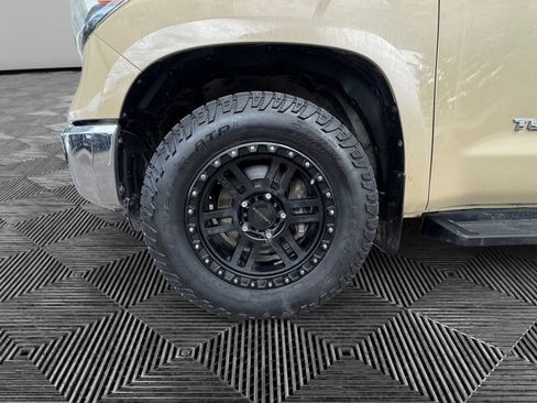 Used 2020 Toyota Tundra SR5 w/ SR5 Leather Package image 9