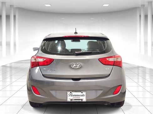 Used 2017 Hyundai Elantra GT image 4