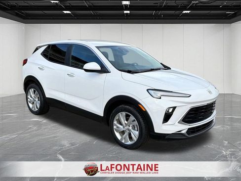 Used 2025 Buick Encore GX Preferred image 2