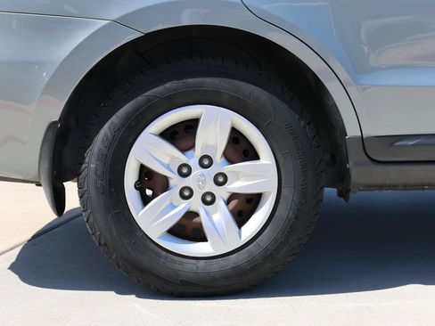 Used 2009 Hyundai Santa Fe GLS image 8