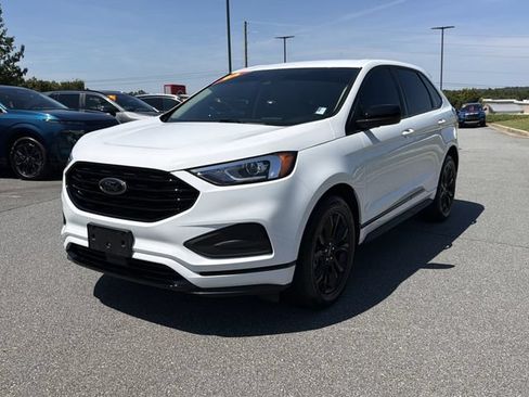 Used 2024 Ford Edge SE w/ Black Appearance Package AWD/4WD image 9
