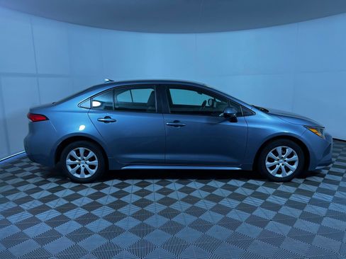 Used 2024 Toyota Corolla LE FWD image 4