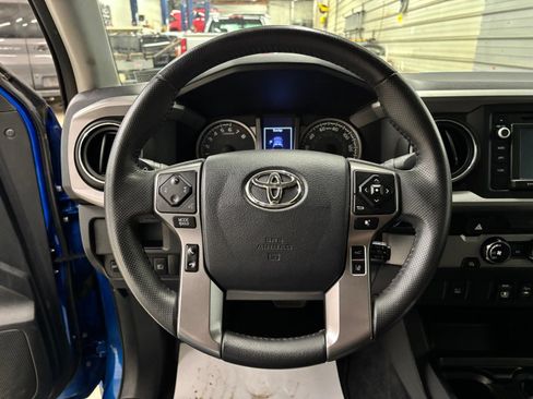 Used 2018 Toyota Tacoma SR5 RWD image 15
