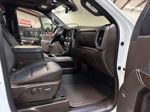 Used 2023 GMC Sierra 3500 Denali w/ Technology Package AWD/4WD image 37