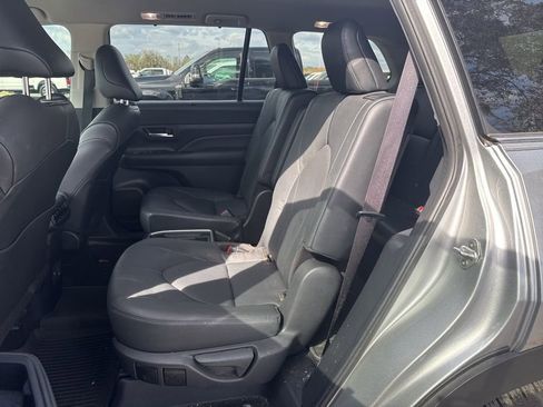 Used 2024 Toyota Grand Highlander FWD image 12