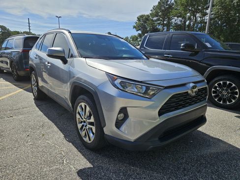 Used 2021 Toyota RAV4 XLE Premium FWD image 2