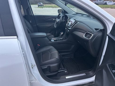 Used 2022 Chevrolet Equinox Premier image 24