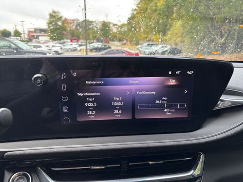 Used 2025 Buick Envista Sport Touring image 21