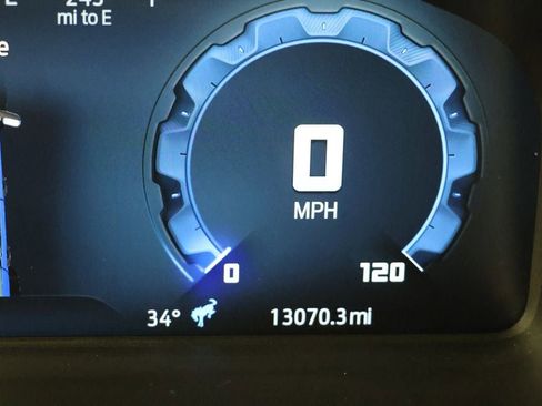 Used 2025 Ford Bronco Outer Banks image 18