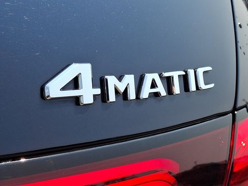 Used 2024 Mercedes-Benz GLC 300 4MATIC image 29