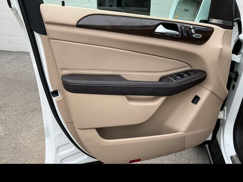 Used 2018 Mercedes-Benz GLE 350 4MATIC image 23