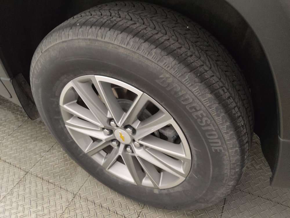 Used 2023 Chevrolet Traverse LT FWD image 31