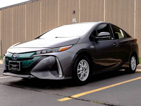 Used 2018 Toyota Prius Prime Premium FWD image 4