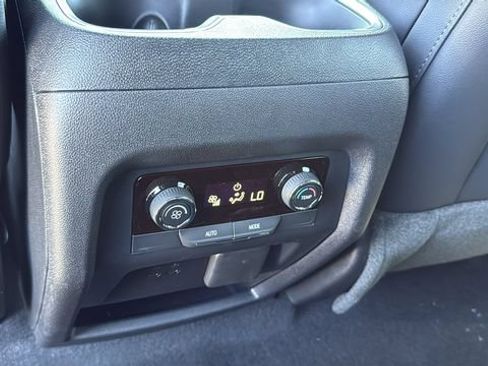 New 2026 Chevrolet Traverse Z71 w/ Enhanced Driving Package AWD/4WD image 17