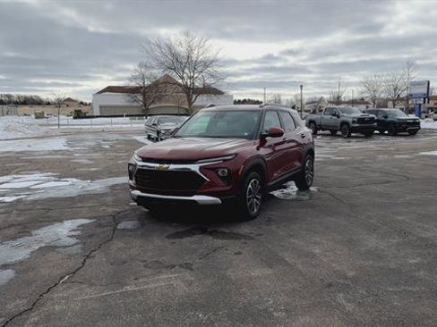 Used 2024 Chevrolet TrailBlazer LT w/ LT Cold Weather Package image 4