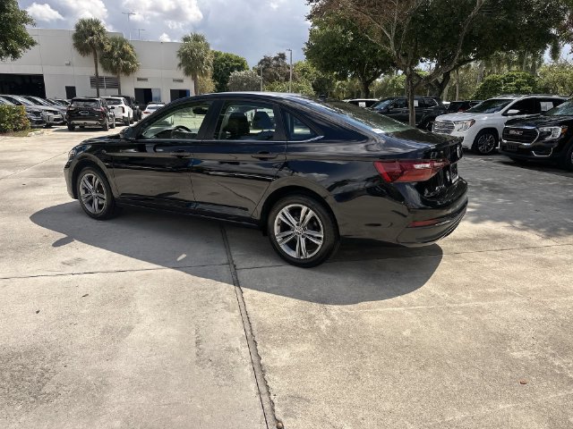 Used 2024 Volkswagen Jetta SE FWD image 33