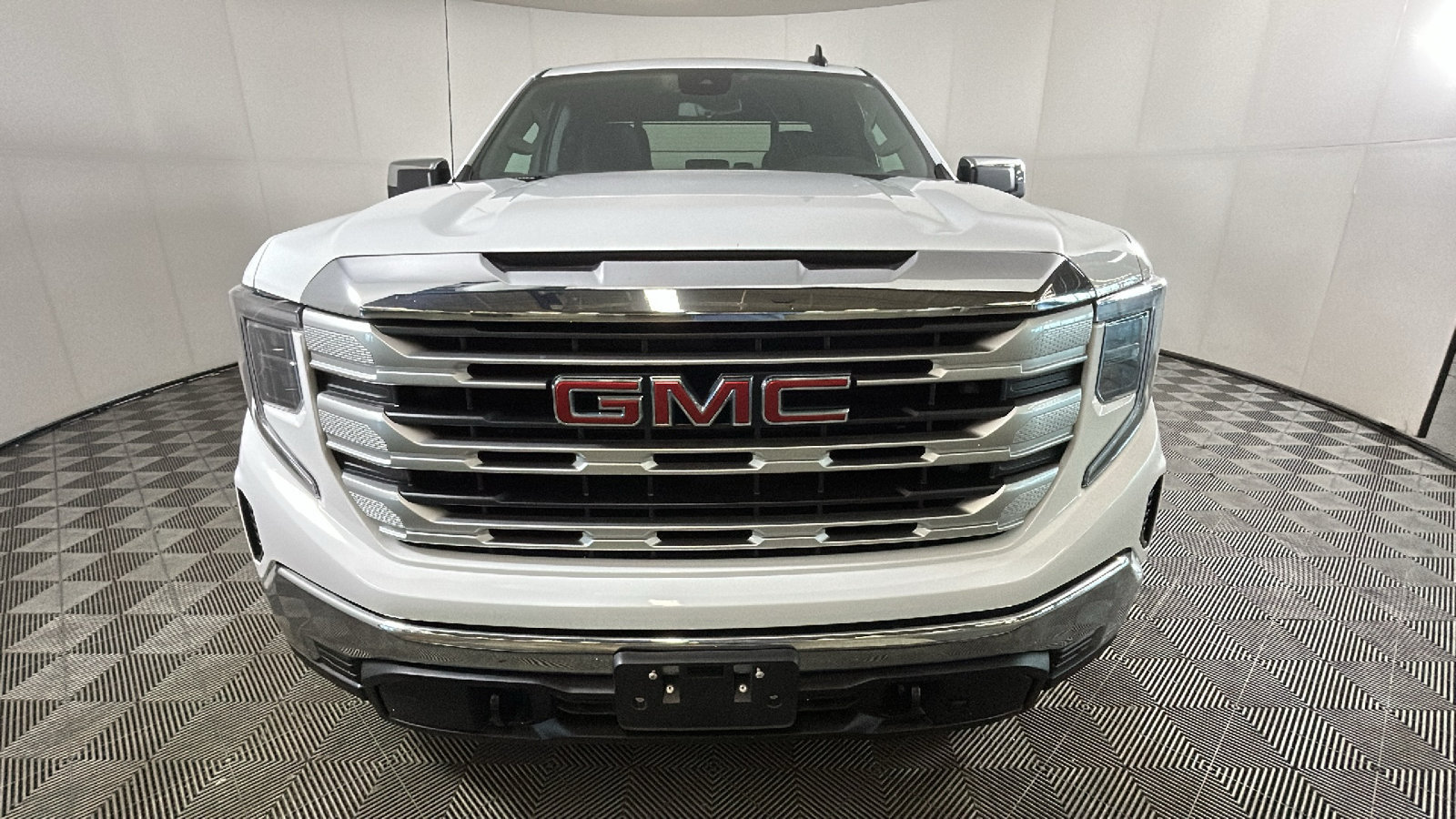 Used 2023 GMC Sierra 1500 SLE AWD/4WD image 8