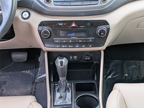 Used 2018 Hyundai Tucson SEL Plus FWD image 19