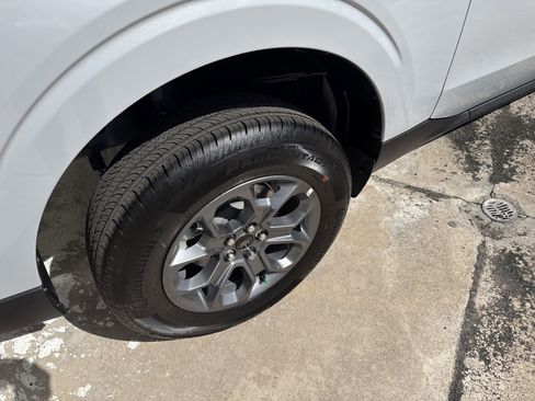 New 2025 Ford Maverick XLT image 9