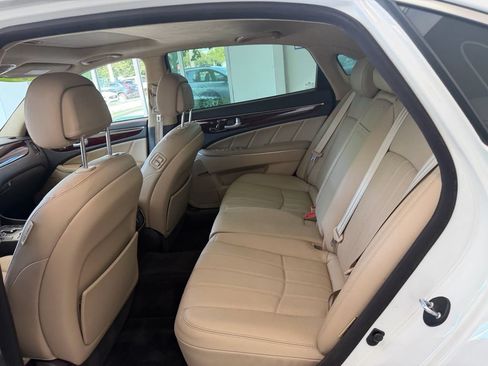 Used 2012 Hyundai Equus Signature RWD image 12
