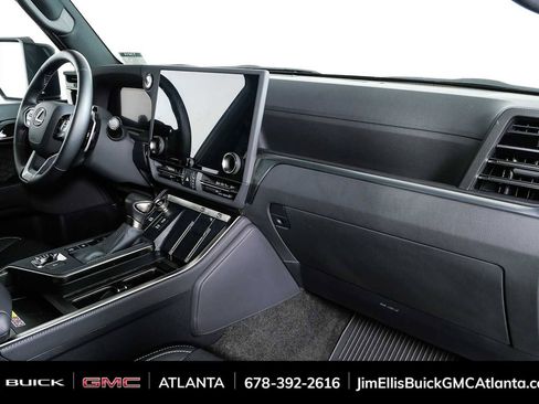 Used 2025 Lexus GX 550 w/ Accessory Package (2T) AWD/4WD image 24