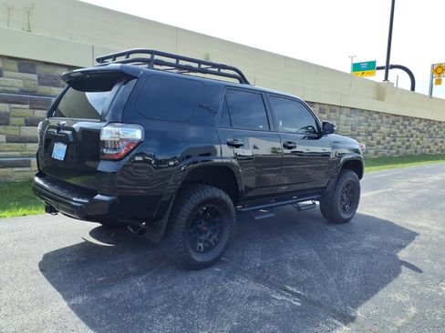 Used 2023 Toyota 4Runner TRD Off-Road Premium w/ Off Road Premium Plus Package AWD/4WD image 10
