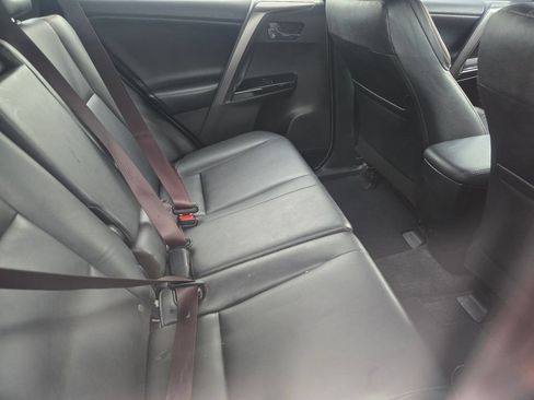 Used 2018 Toyota RAV4 SE w/ Protection Package AWD/4WD image 12