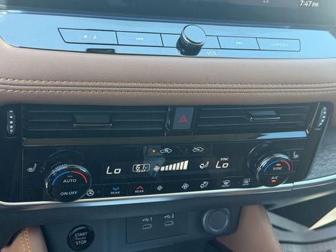 New 2026 Nissan Rogue Platinum w/ Platinum Premium Package AWD/4WD image 24