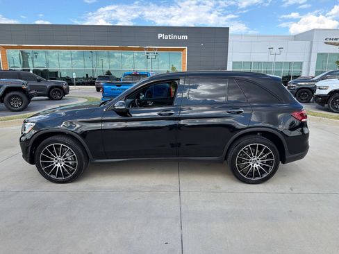 Used 2022 Mercedes-Benz GLC 300 image 2
