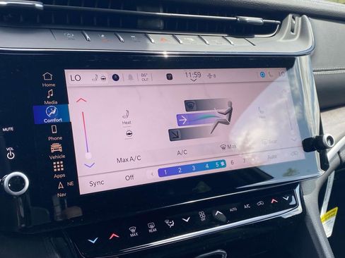 New 2026 Jeep Grand Cherokee Limited w/ Luxury Tech Group II RWD image 23