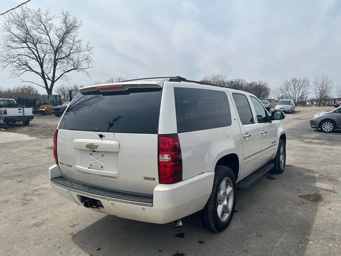 Used 2011 Chevrolet Suburban LTZ image 5