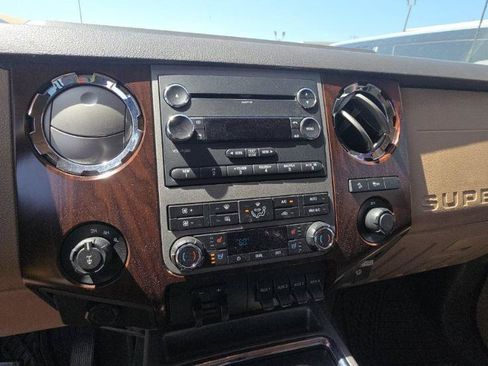 Used 2011 Ford F250 Lariat w/ Lariat Interior Pkg AWD/4WD image 4