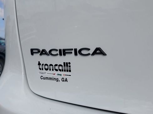 New 2026 Chrysler Pacifica Select image 8