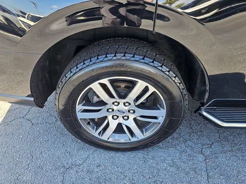 Used 2022 Ford Expedition Limited AWD/4WD image 9