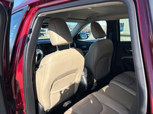 Used 2015 Jeep Cherokee Limited image 34